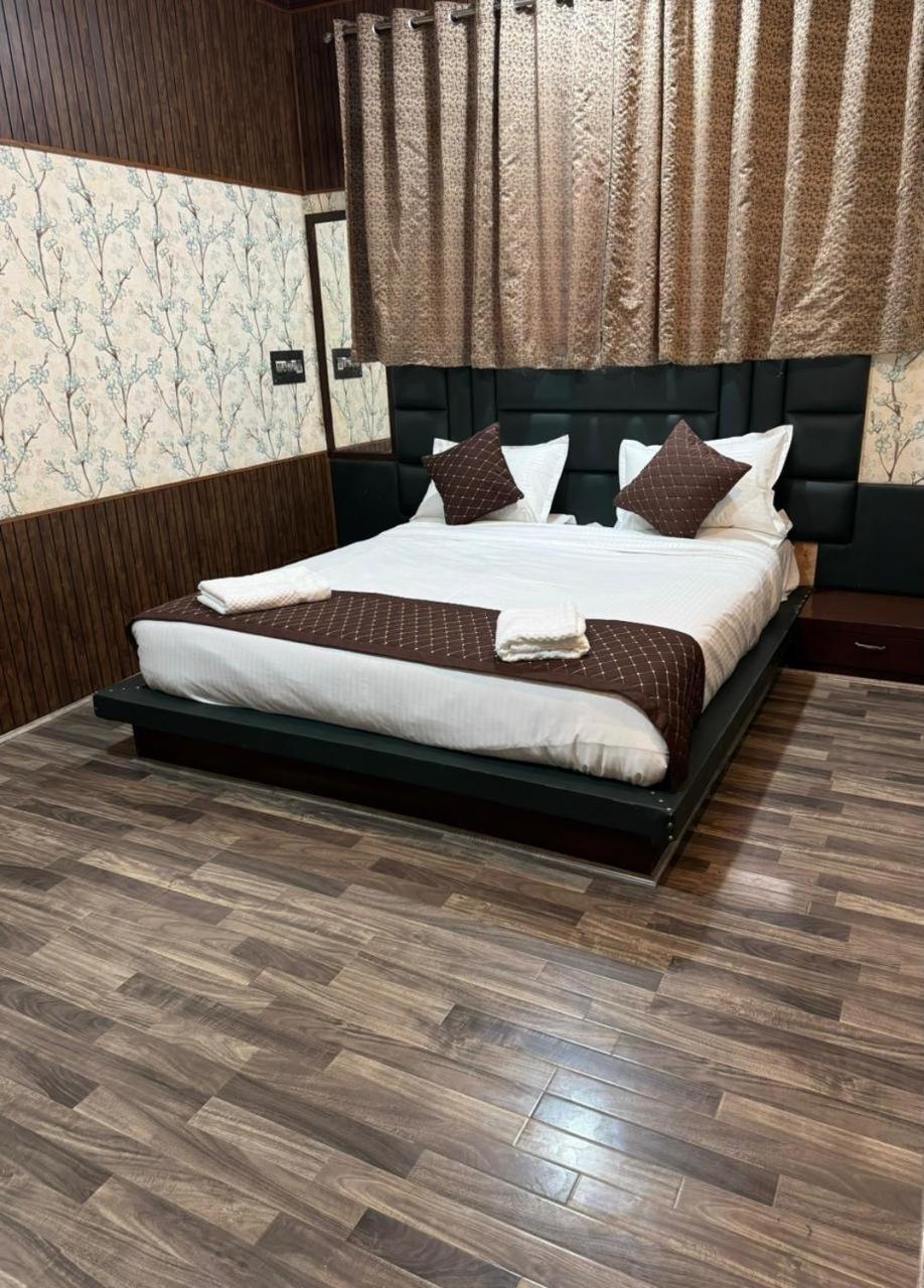 Hotel The Casa ศรีนาการ์ ภายนอก รูปภาพ